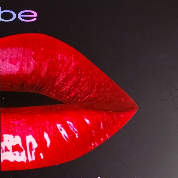 🍓 2/$40 🍓NWT BEBE Metallic / Matte Liquid Lipstick Set - Picture 2 of 9